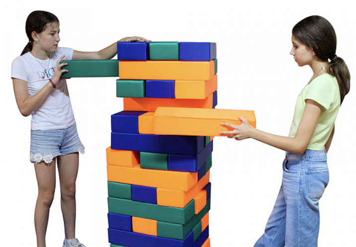 Giant Jenga: поднимаем классическую игру на новую высоту